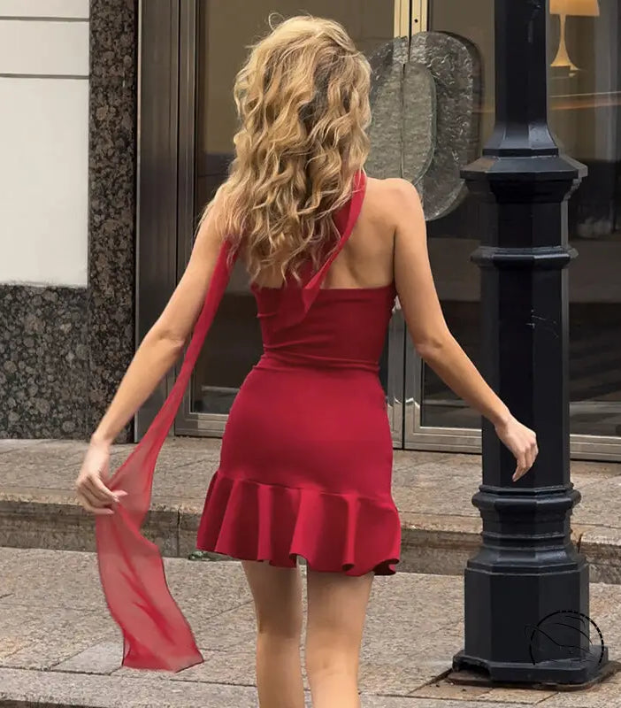 Graceful langry fashion red ruffled halter neck dress with flowing fabric