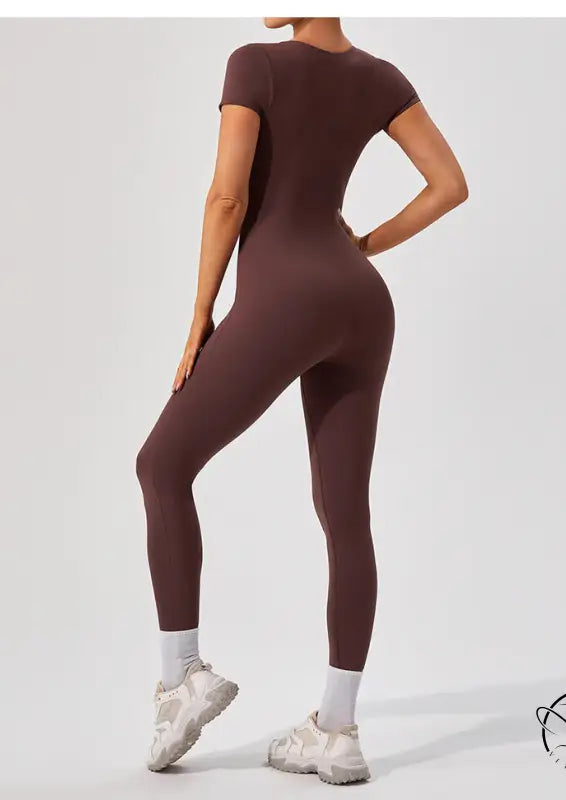 Sleek langry fashion yoga bodysuit in brown one-piece ملابس