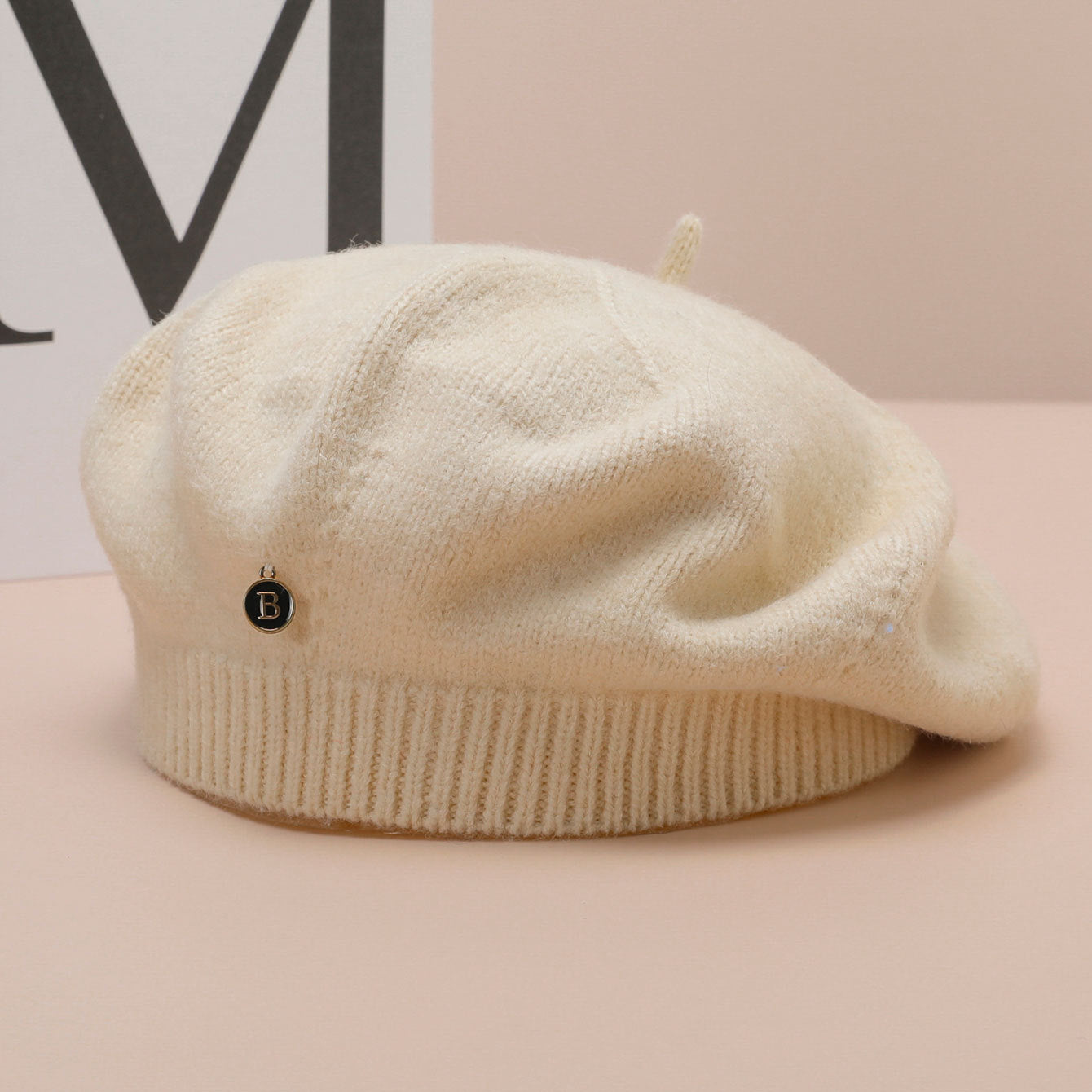 Cream-colored knitted beret with B charm from Knitted Korean Small Painter Cloud Hat, perfect for langry fashion and ملابس