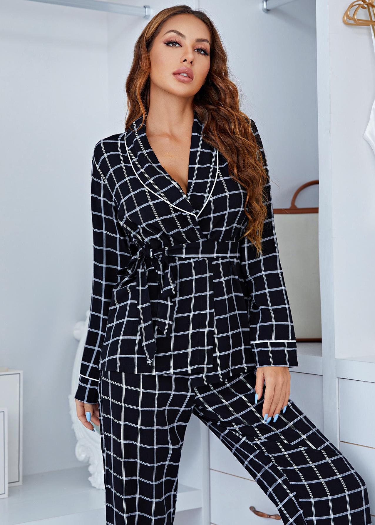 Comfy plaid long sleeve deep V-neck pajama set in black and white