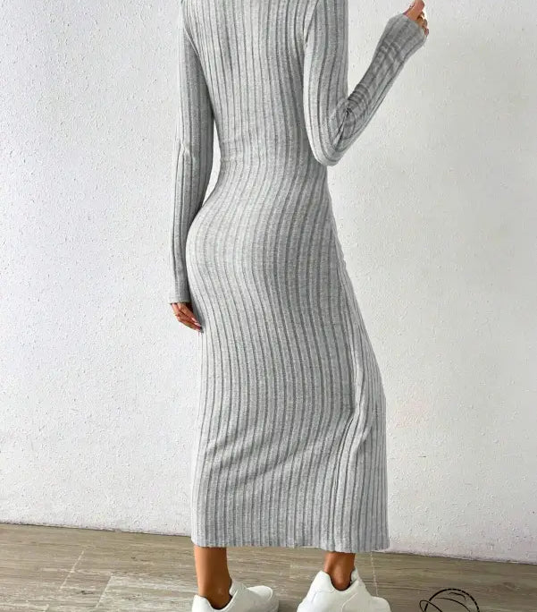 Warm ribbed gray maxi dress with fitted silhouette and long sleeves