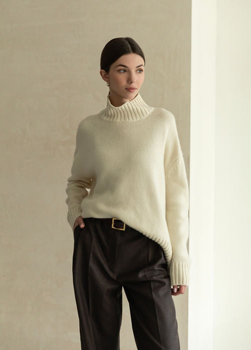 Cream cashmere turtleneck sweater in Langry fashion ملابس