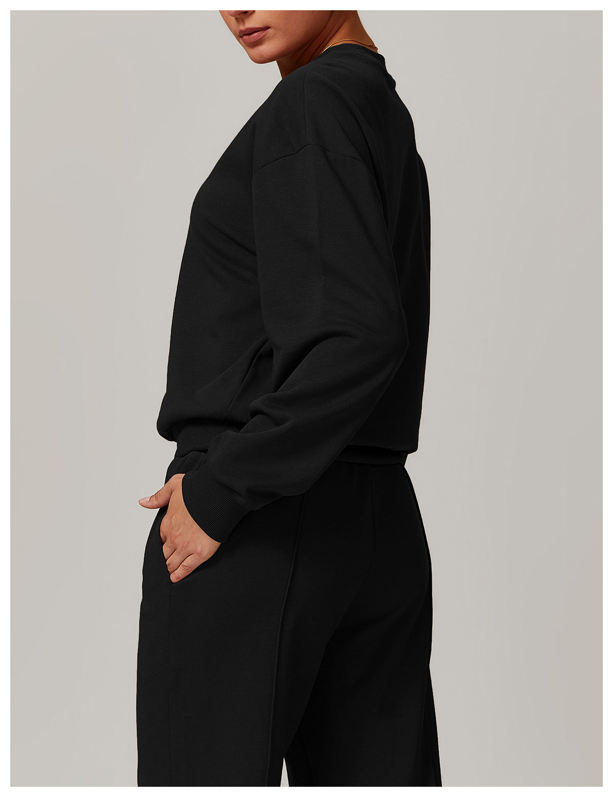 Black long-sleeved sweatshirt and pants in Loose Round Neck Sports Sweater for casual fashion