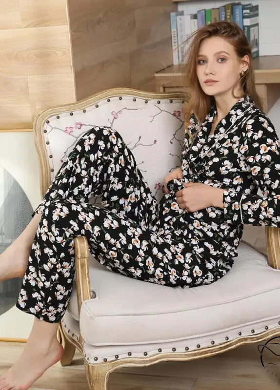 Langry fashion black pajama set with pink floral print HomeWear