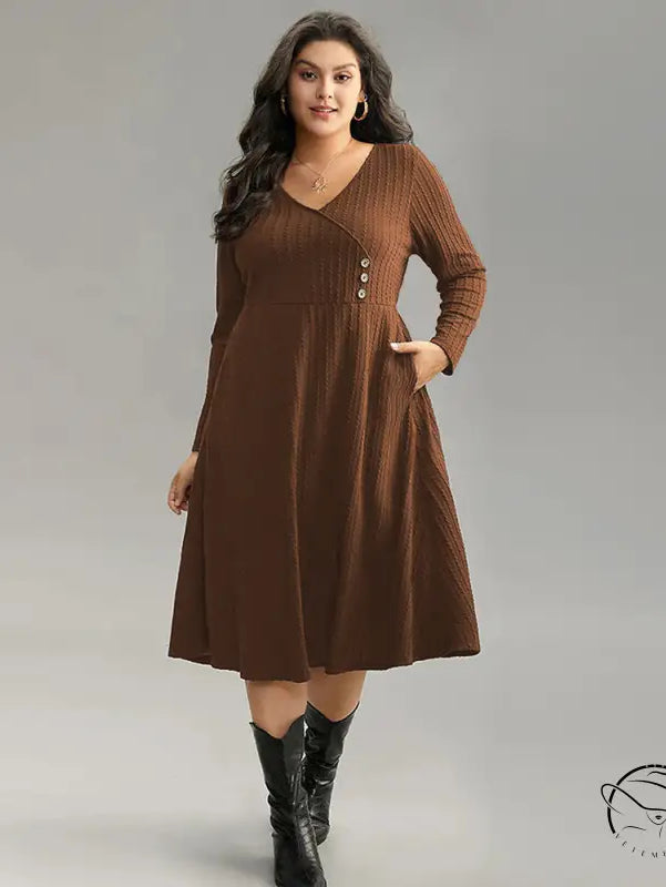 Women’s brown long-sleeved V-neck midi match office dress with buttons and pockets