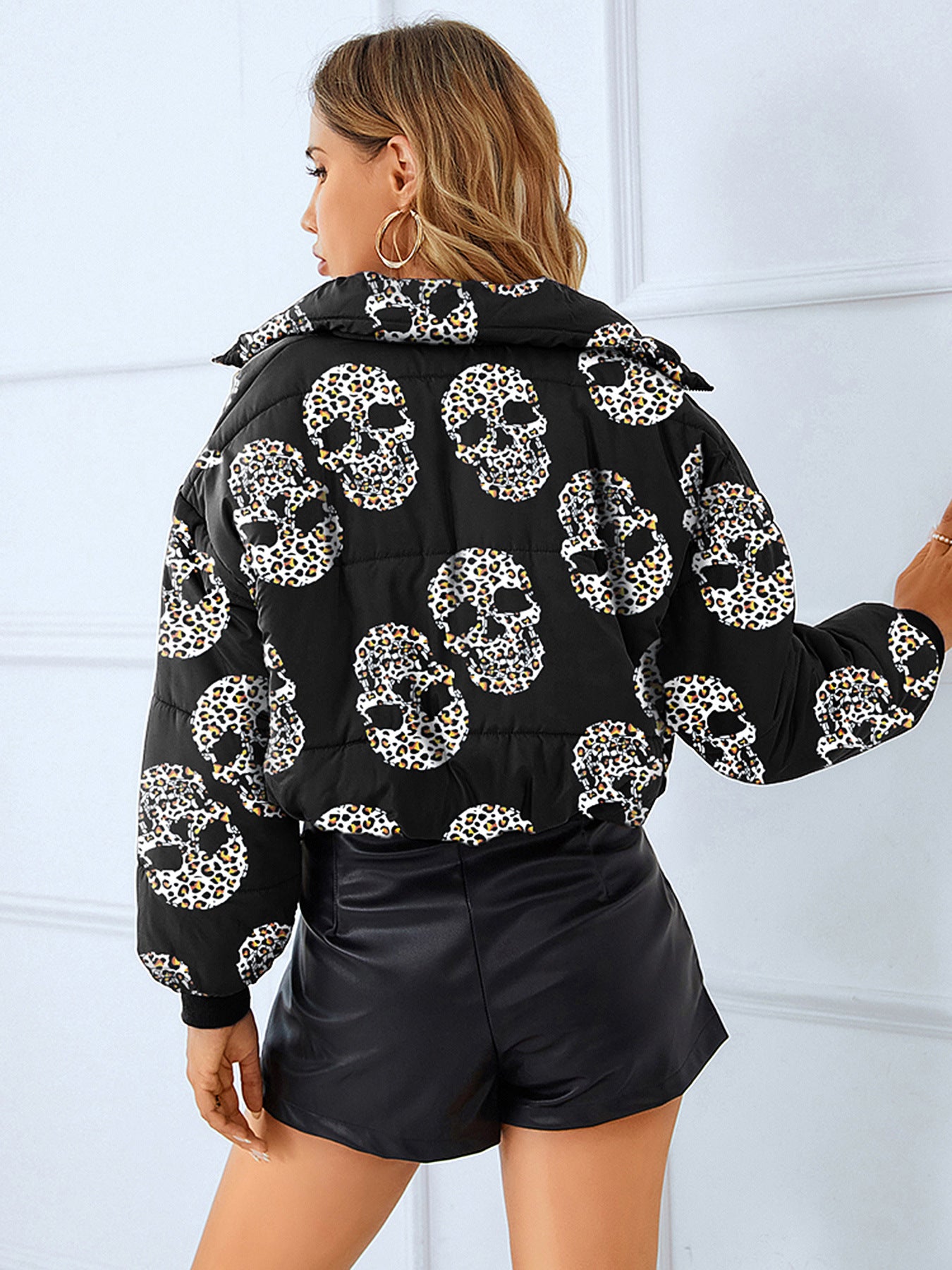 Skull-patterned puffer jacket in Elegant Thermal Cotton Padded Coat for fashionable ملابس