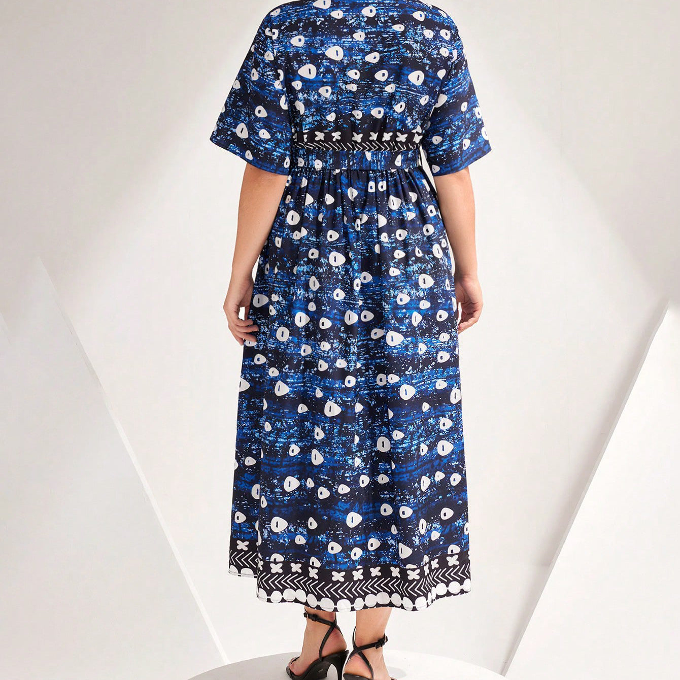 Elegant blue patterned maxi dress from Langry, perfect for stylish fashion choices