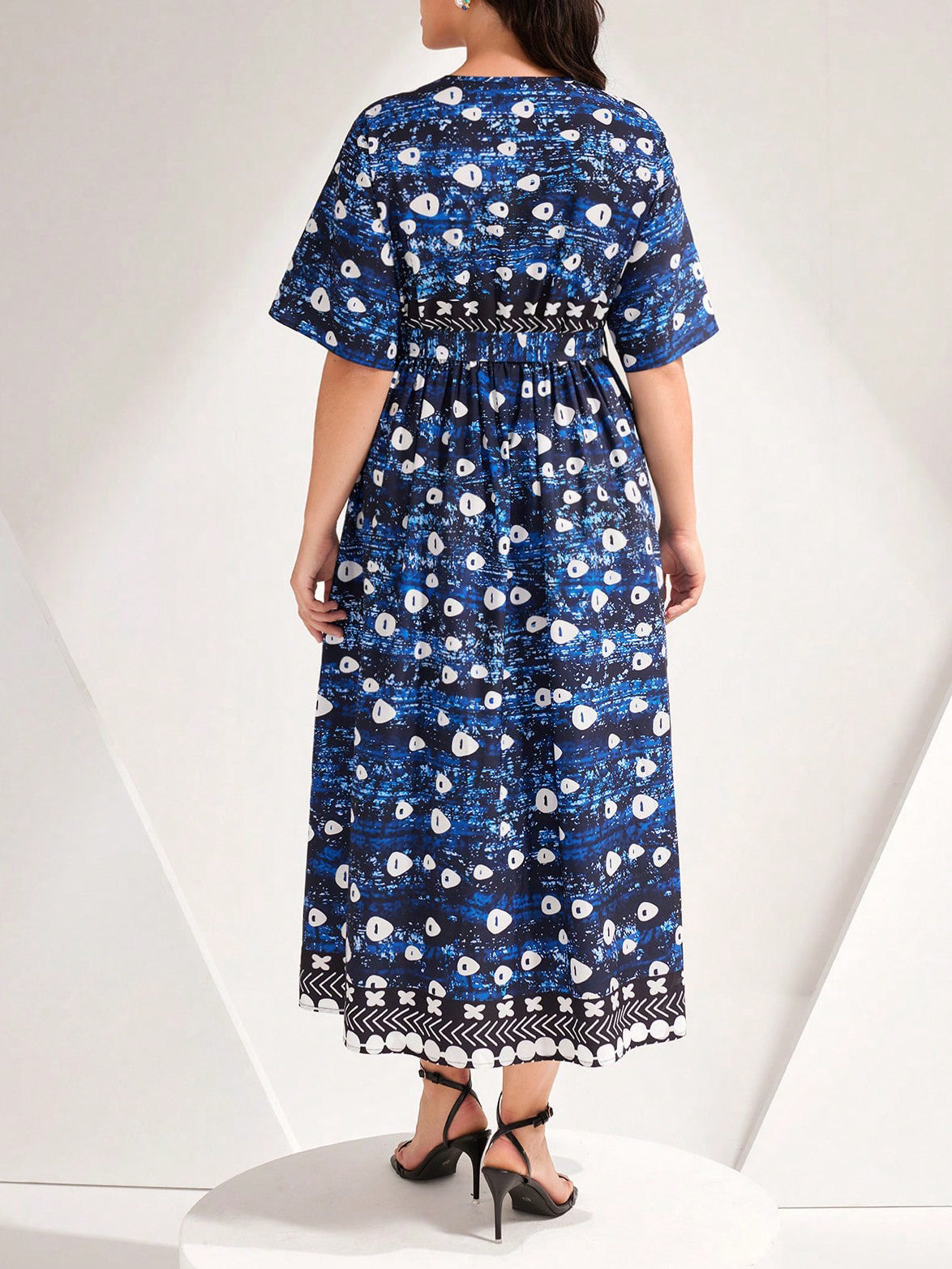 Elegant blue patterned maxi dress from Langry, perfect for stylish fashion choices