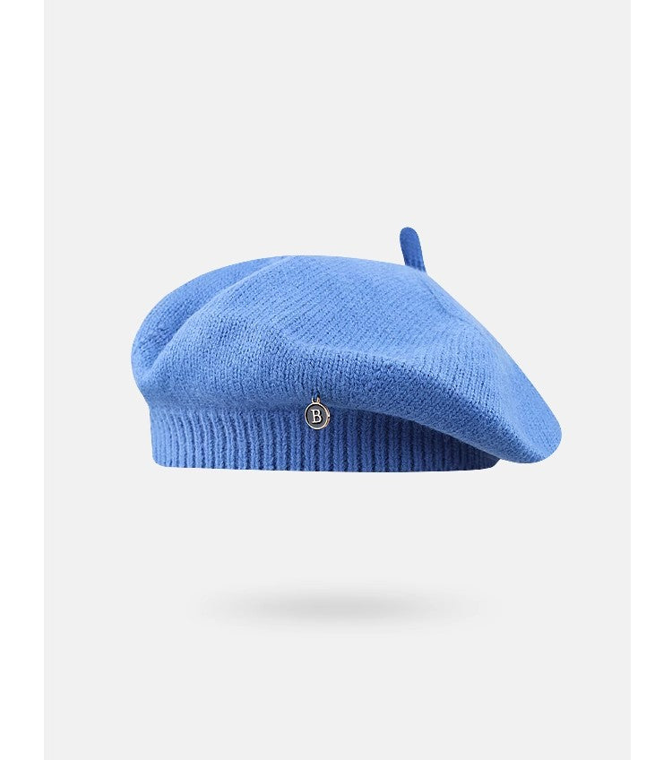Blue knitted beret with B charm, stylish Korean painter cloud hat for fashion and ملابس