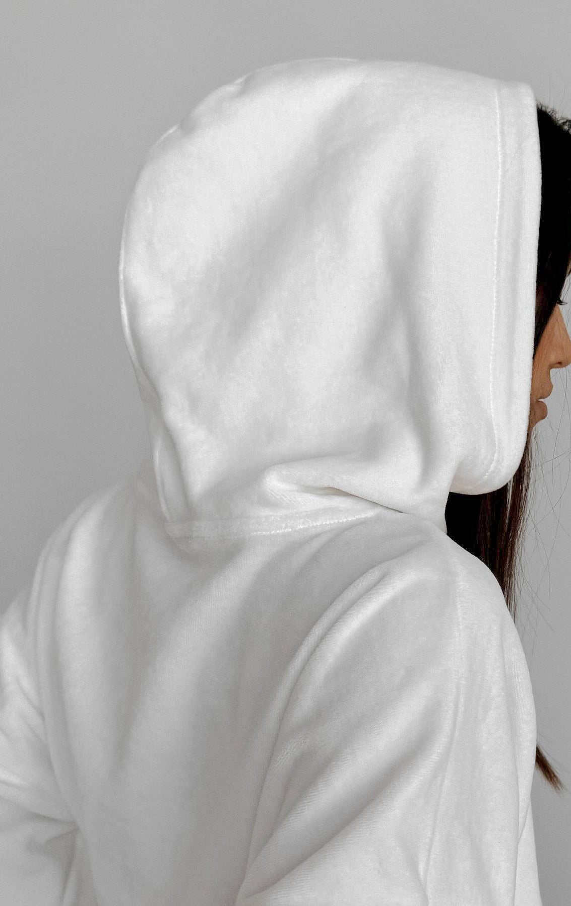 Soft white hooded sweatshirt in langry fashion ملابس casual sports set