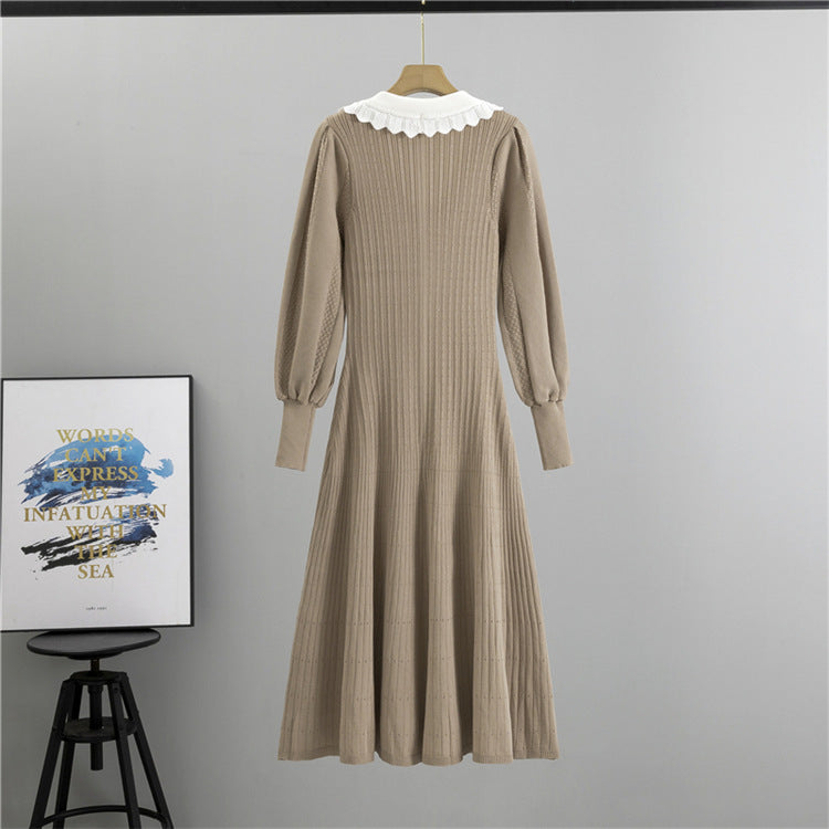 Long-sleeved khaki ribbed knit dress with white collar, flared skirt for elegant fashion