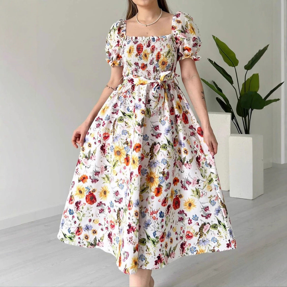 Casual puff sleeve floral A-line dress with square neckline and tie waist
