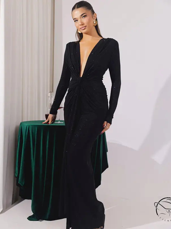 Elegant black long-sleeved slit slim fitting dress