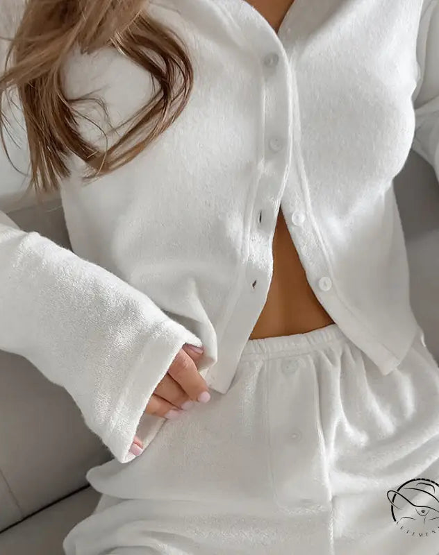 Knitted loose comfort pajamas: white button-up cardigan and shorts set