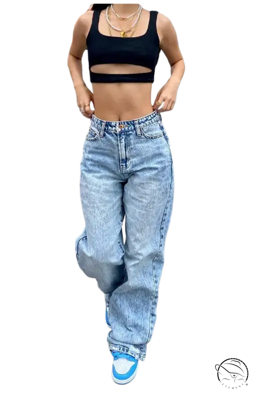 Slim waist loose jeans in light-wash baggy denim with relaxed fit