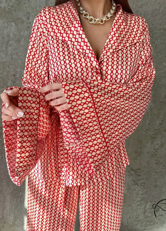 Red and white patterned long-sleeved casual comfortable homewear with gold chain necklace