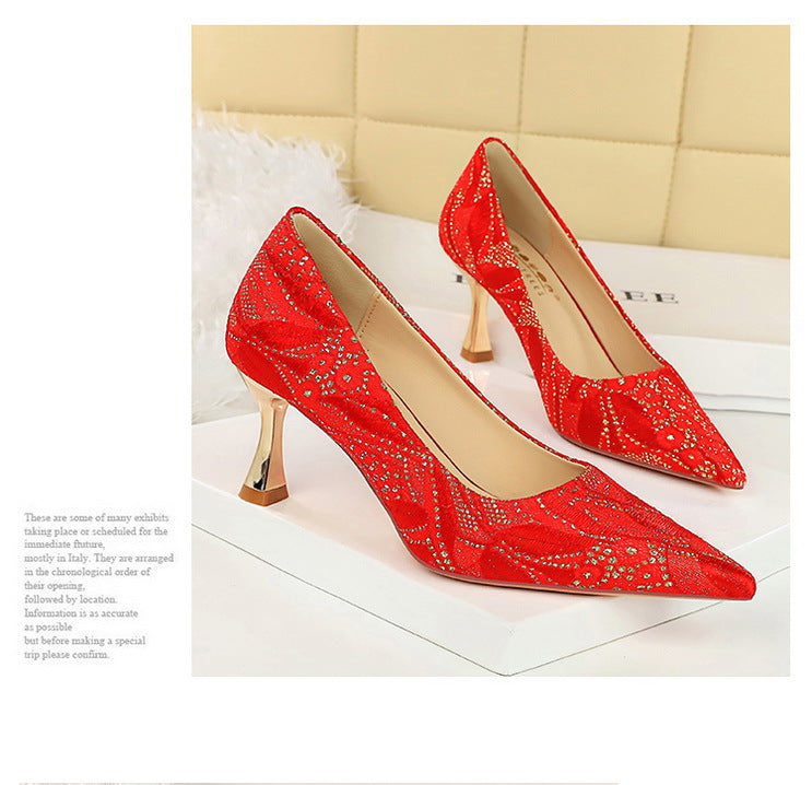 Langry fashion red high-heeled shoe with glittering pointed toe