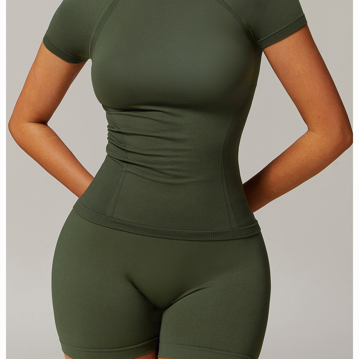 Olive green athletic set featuring Thread Seamless Short Sleeved T Shirt Yoga for stylish fitness ملابس