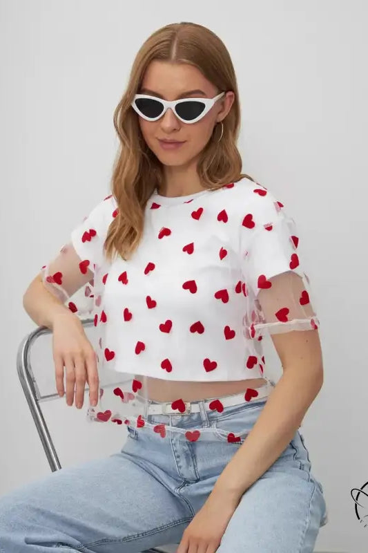 Elegant faux cotton short top with white mesh and red heart pattern