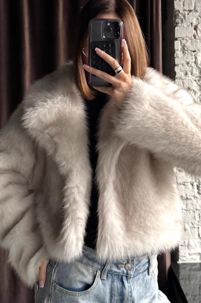 Warm Langry faux fur baggy coat with plush beige texture