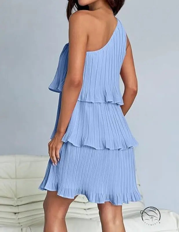 Stunning shoulder light blue pleated one-shoulder dress with layered stitching