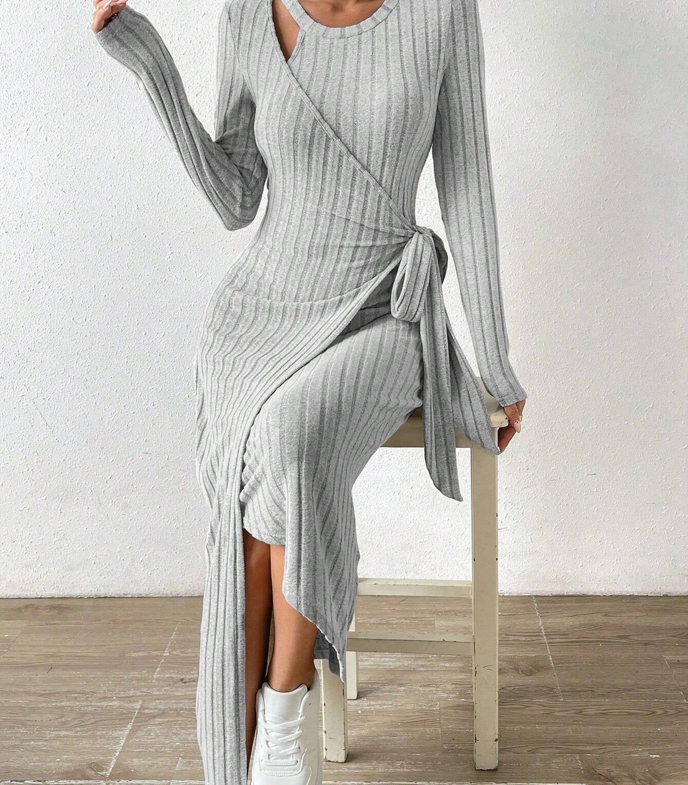 Elegant gray ribbed knit maxi dress with long sleeves and side slit