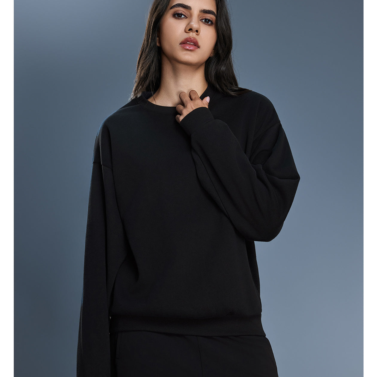 Black long sleeve casual cotton blend crew neck pullover hoodie