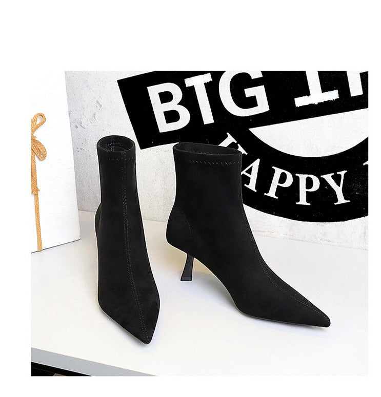 Langry fashion black suede ankle boots with pointed toes and low heels