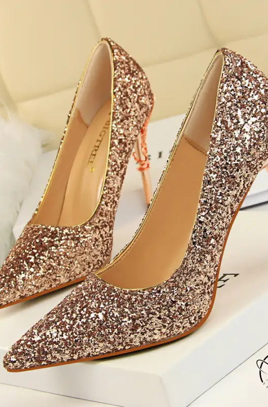 Elegant langry fashion gold glitter stiletto pumps with metallic straps