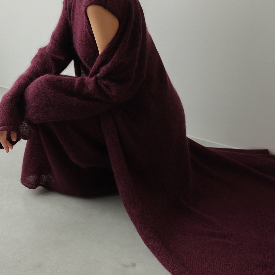 Maroon knitted cardigan sleeveless dress with lace long sleeves and cut-out shoulders