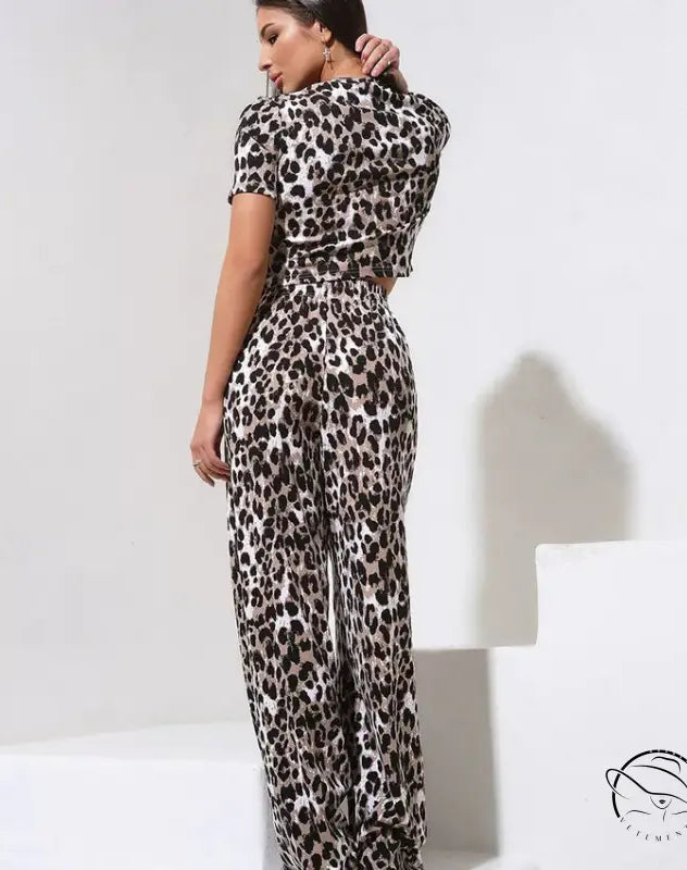 Slim fit leopard print crop top and palazzo pants set for women