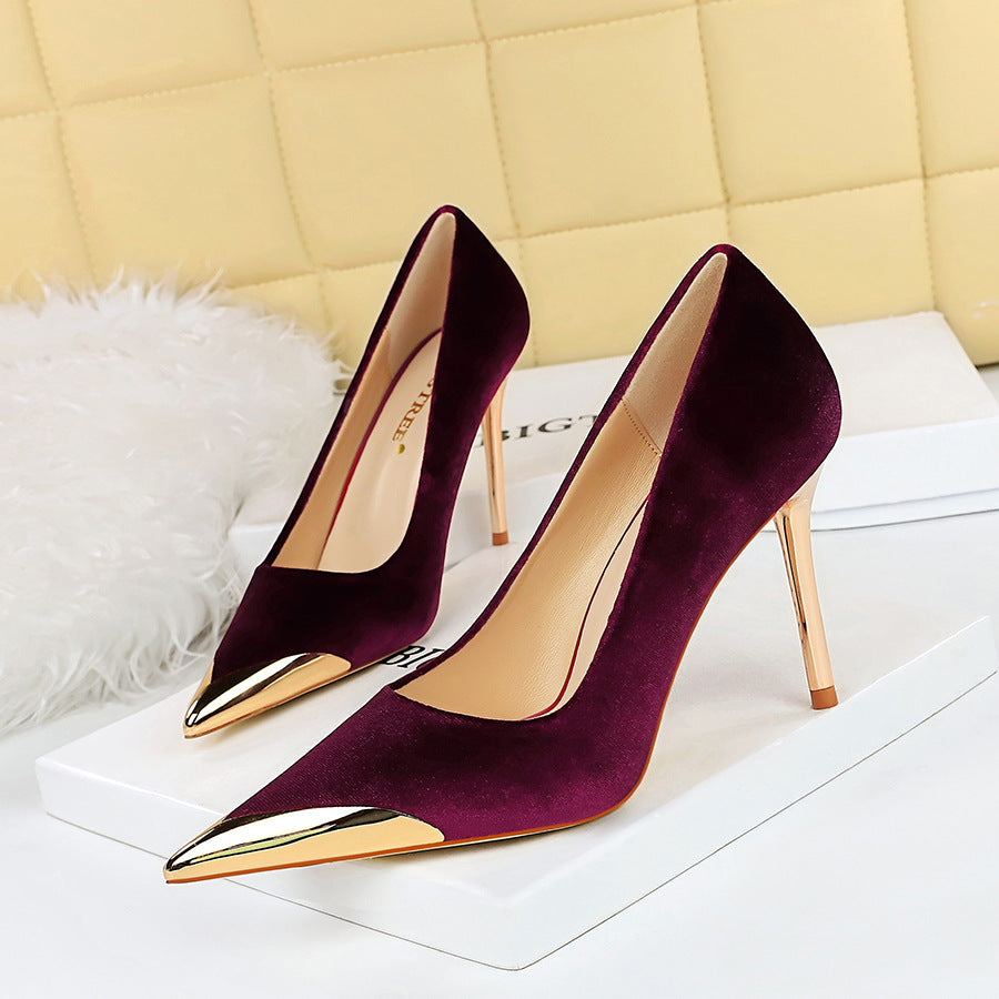 Burgundy velvet pumps with gold toe caps for stylish cocktail fashion ملابس