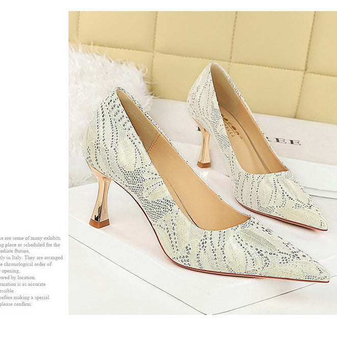 Elegant white snakeskin langry fashion high heel pumps with gold accents