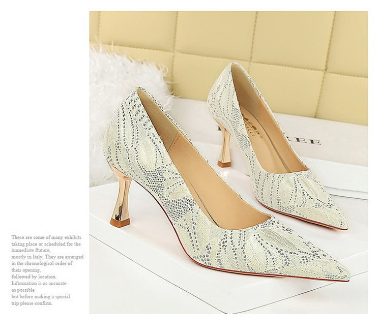 Elegant white snakeskin langry fashion high heel pumps with gold accents