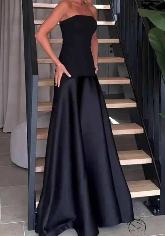 Elegant strapless black satin dress for evening fashion