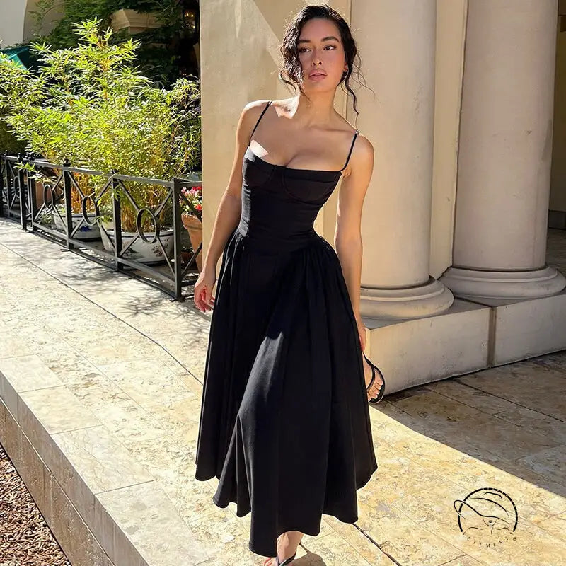 Elegant black spaghetti-strap backless sling dress