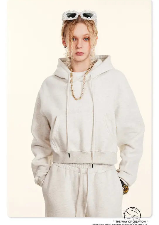 White langry fashion hooded sweatsuit with necklace accessories