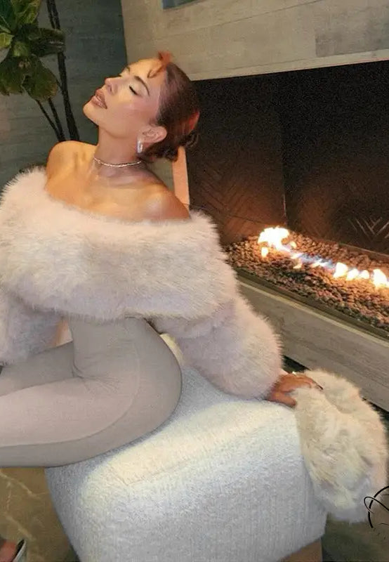 Winter plush off-shoulder white faux fur langry fashion top