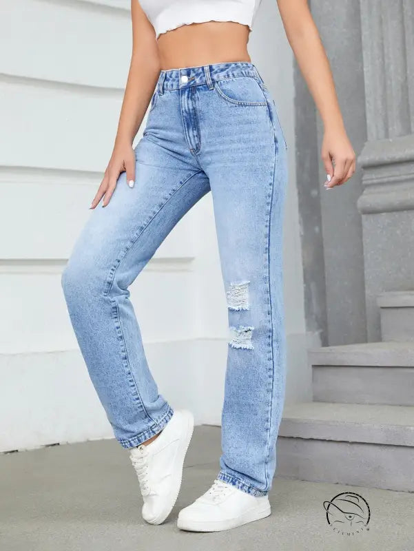 Loose high waist casual ripped jeans in light wash distressed straight-leg style
