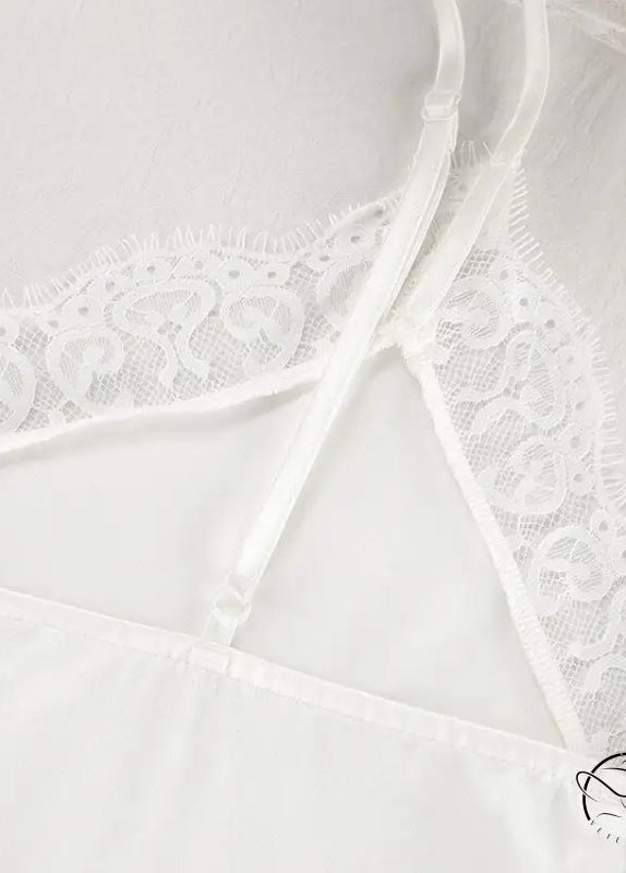 White lace-trimmed lingerie in breathable ice silk fashion pajamas