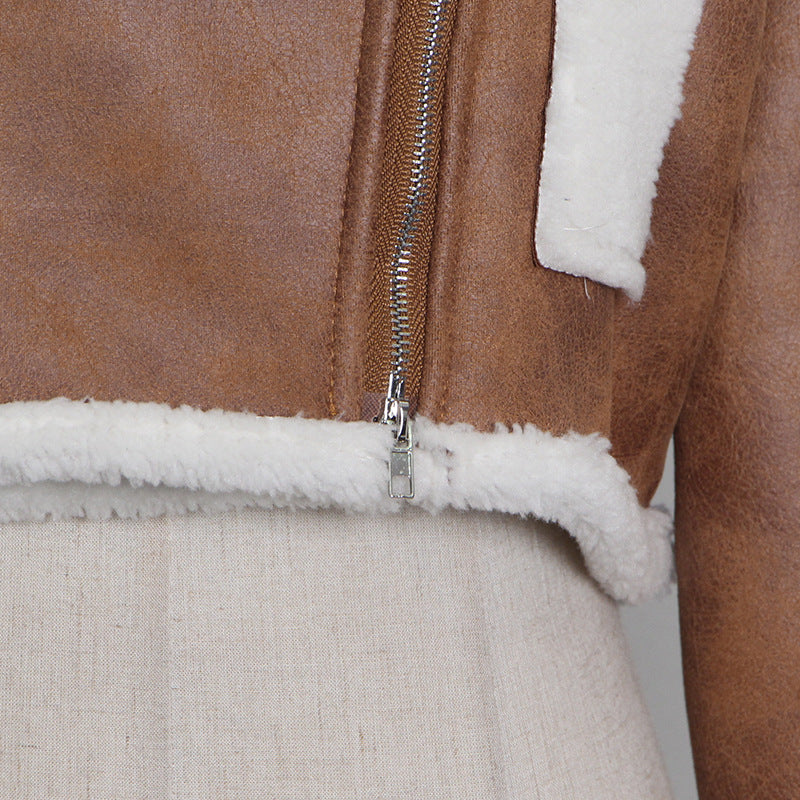 Brown jacket with white faux fur trim from Lamb Wool Coat Women Autumn collection, fashionable ملابس