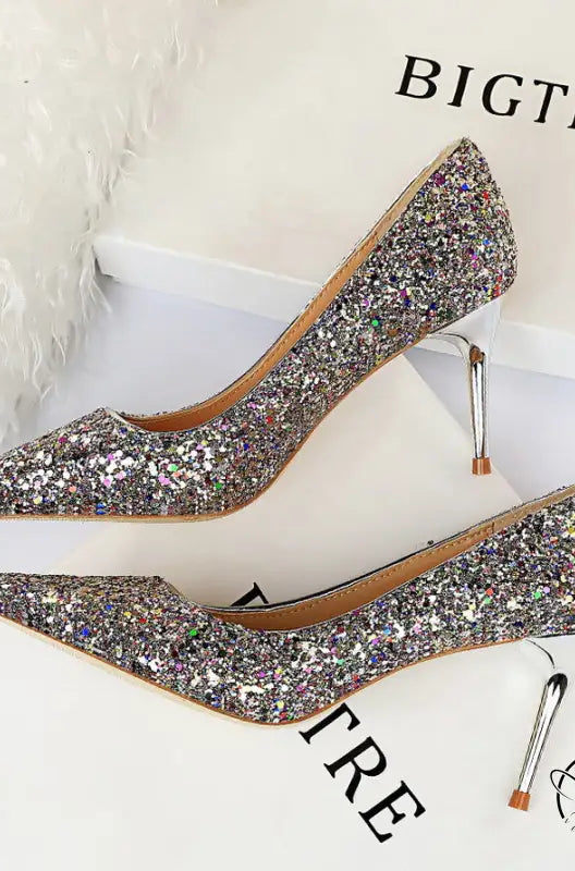 Sparkly pointed-toe langry fashion stiletto high heels