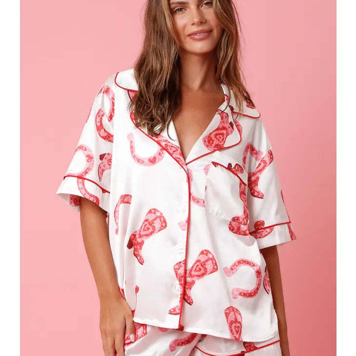 Women’s white short-sleeved cute two piece set pajamas with red piping and horsehoe pattern