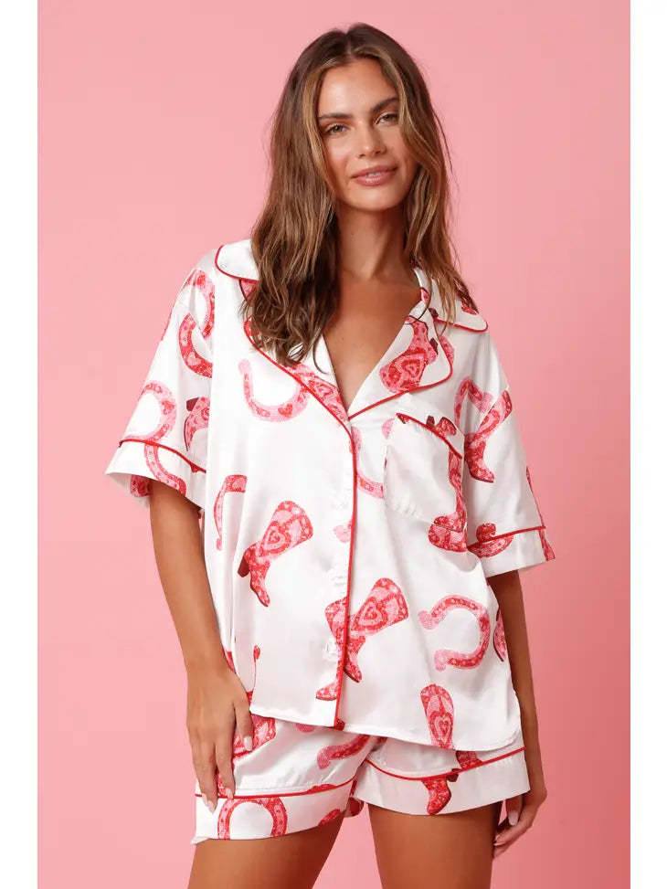 Women’s white short-sleeved cute two piece set pajamas with red piping and horsehoe pattern
