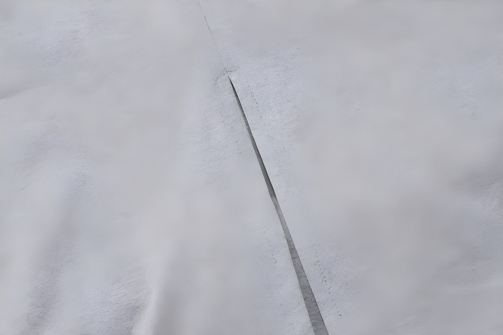 Straight metal rod diagonally positioned, highlighting Summer Women Clothing fashion ملابس