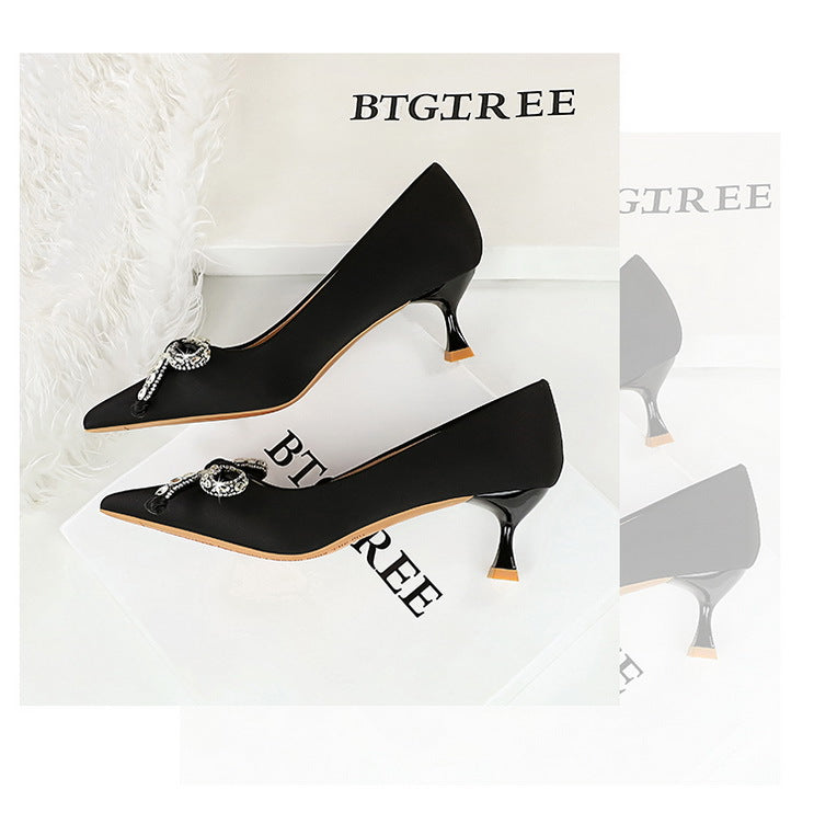 Elegant black satin langry fashion stiletto with rhinestone bow and silver charm