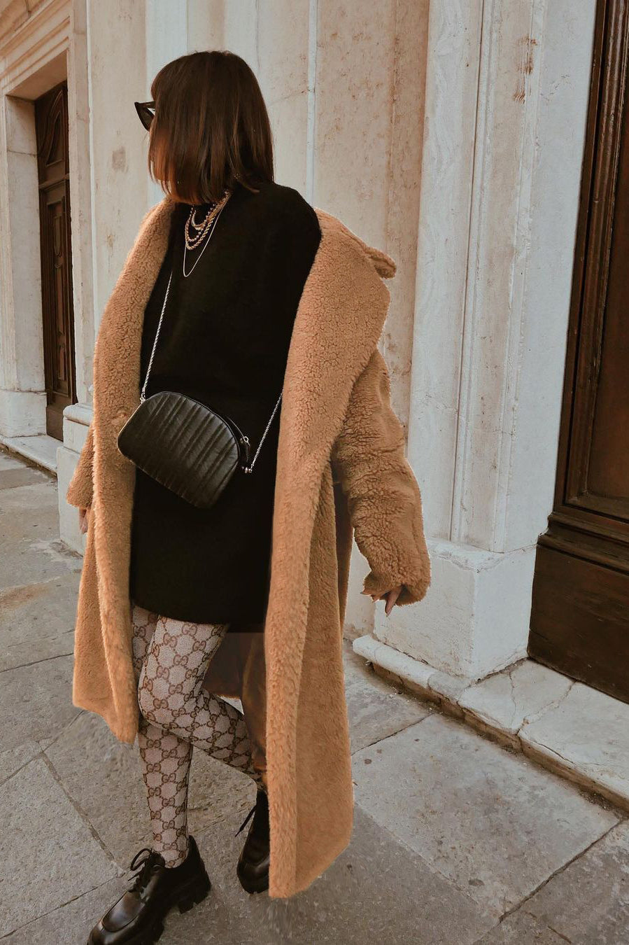 Langry fashion black quilted crossbody bag with silver chain strap