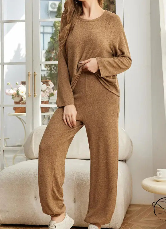 Women’s brown knit two piece set with winter long sleeves and ankle tied pants