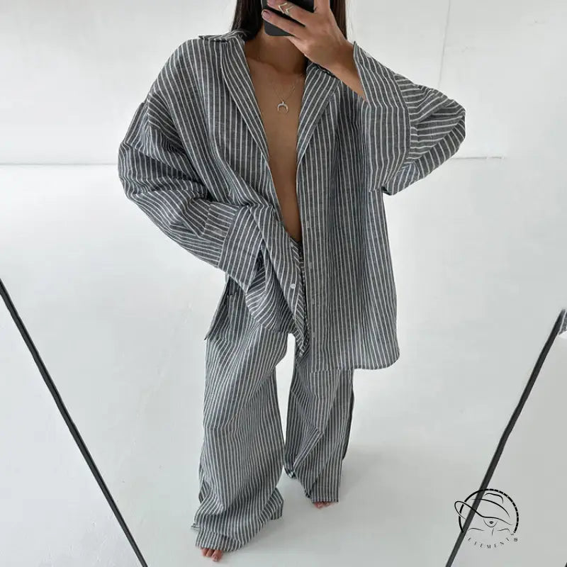 Langry fashion loose striped casual shirt in gray white vertical stripes