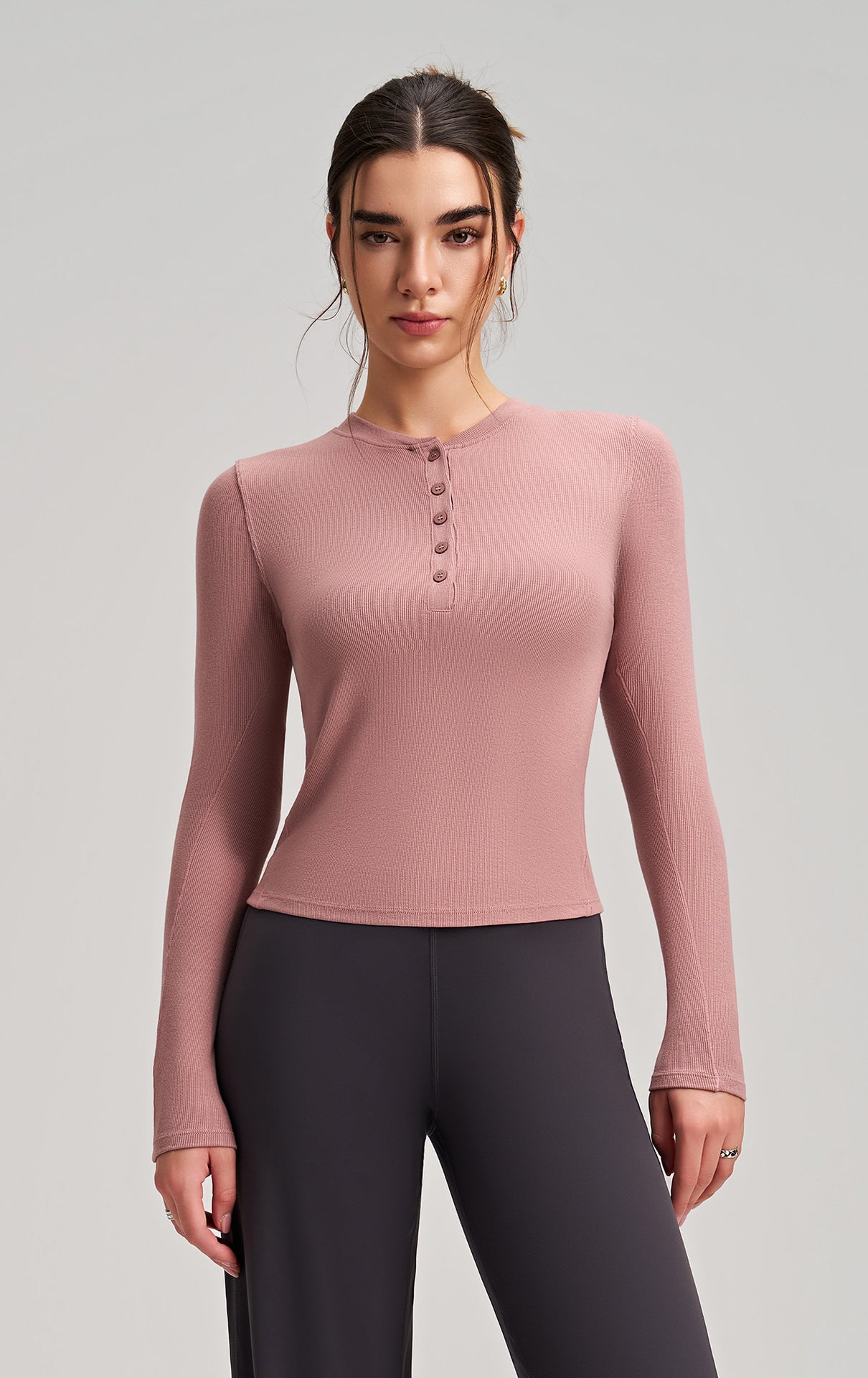 Yoga Langry fashion top: soft rose ribbed long-sleeve with buttoned crew neck